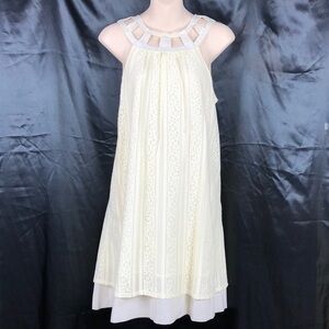 𝅺BNWT-IVORY color dress eyelet, lace cutwork neck
